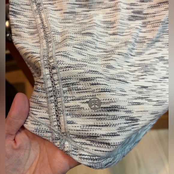 Lululemon Women’s Lost in Pace Short Sleeve Tiger Space Dye Blk & White Sz Small - Picture 8 of 10
